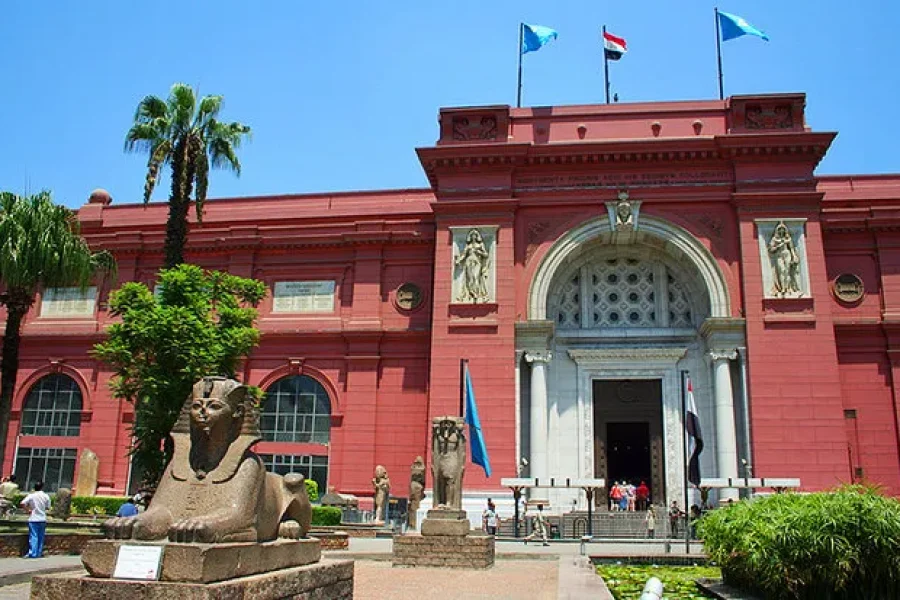 Egyptian Museum & Old Cairo Tour